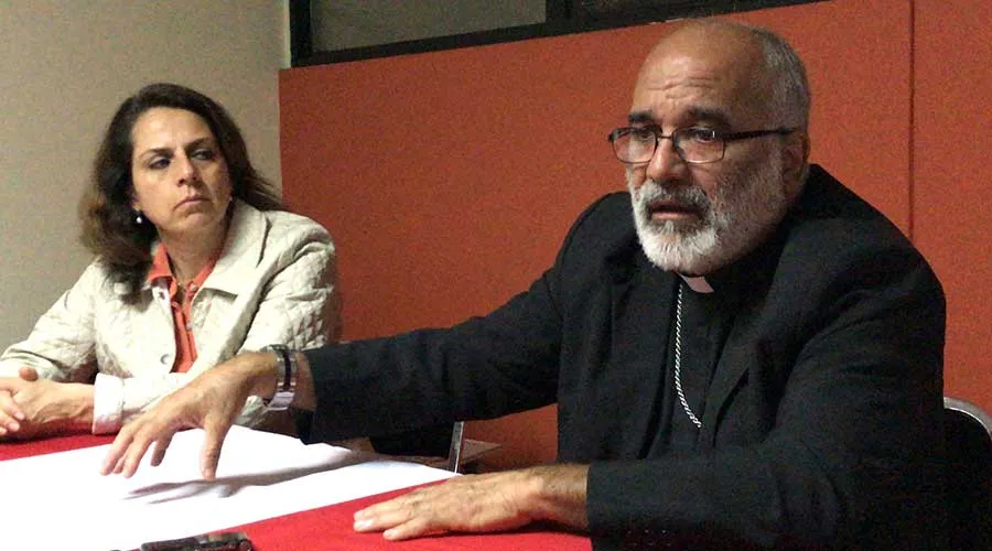 Mons. Jaime Villarroel comparte su testimonio en Ciudad de México. Foto: David Ramos / ACI Prensa.