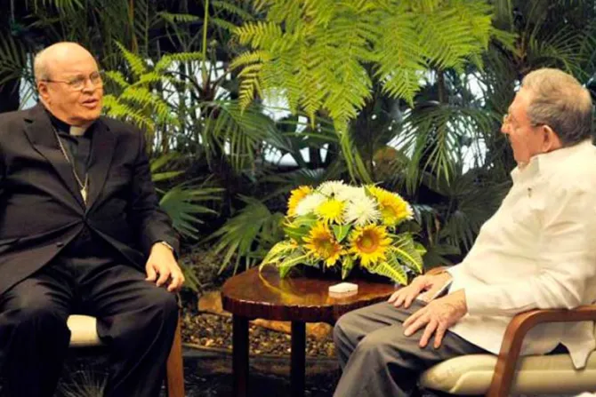 Cardenal Ortega conversa con Raúl Castro sobre próxima visita del Papa Francisco a Cuba