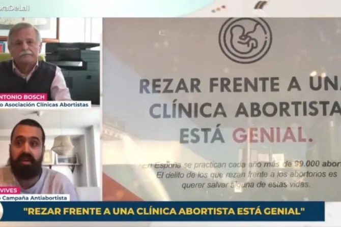 Periodista católico da contundente mensaje en defensa de rezar afuera de clínicas de aborto