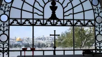 Jerusalén vista desde la famosa capilla de Dominus Flevit, donde la tradición cuenta que Jesús lloró. Crédito: Magdala