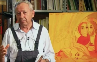 P. Marko Rupnik, sacerdote y artista jesuita acusado de abusos sexuales. Cru00e9dito: Captura de video de la Diu00f3cesis de Roma 