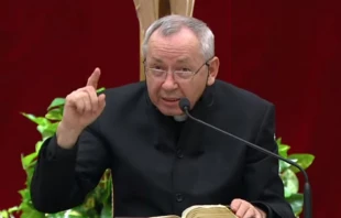 P. Marko Rupnik durante una reflexiu00f3n de Cuaresma en el Vaticano en marzo de 2020. Cru00e9dito: Captura de video Vatican News 