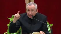 P. Marko Rupnik durante una reflexión de Cuaresma en el Vaticano en marzo de 2020. Crédito: Captura de video Vatican News