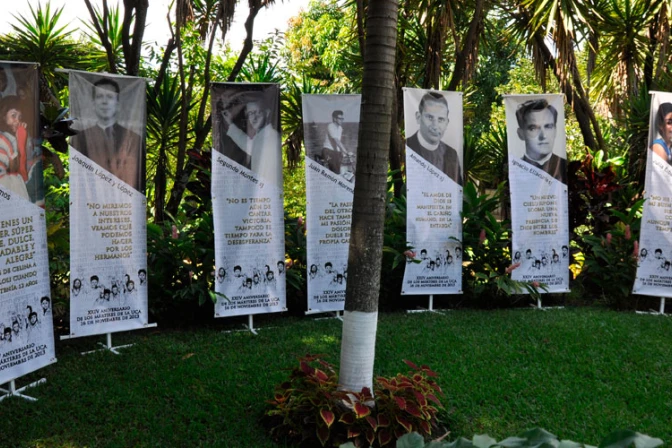 Apresan a ex militar acusado del asesinato de 6 jesuitas en El Salvador