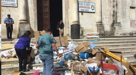 Paramilitares y simpatizantes del Gobierno profanan y saquean iglesia en Nicaragua  