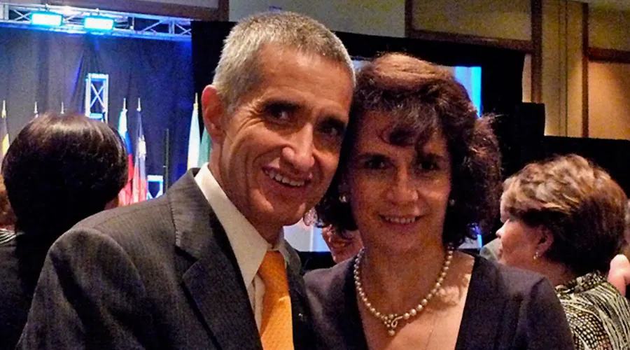 Jorge Serrano Limón y esposa. Foto de Flickr: Chris (CC-BY-NC-SA-2.0)?w=200&h=150
