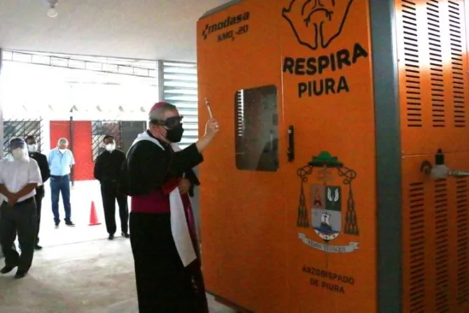Arzobispo bendice e inaugura planta de oxígeno para ayudar a enfermos de COVID-19 en Perú