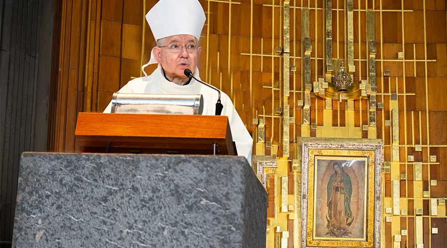 Mons. José Gomez en Basílica de Guadalupe, al presidir la peregrinación de la Arquidiócesis de Los Ángeles en 2018. Crédito: María Langarica / ACI.