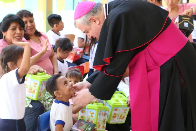 Navidad es llamado a la esperanza para defender la vida y la familia, afirma Arzobispo