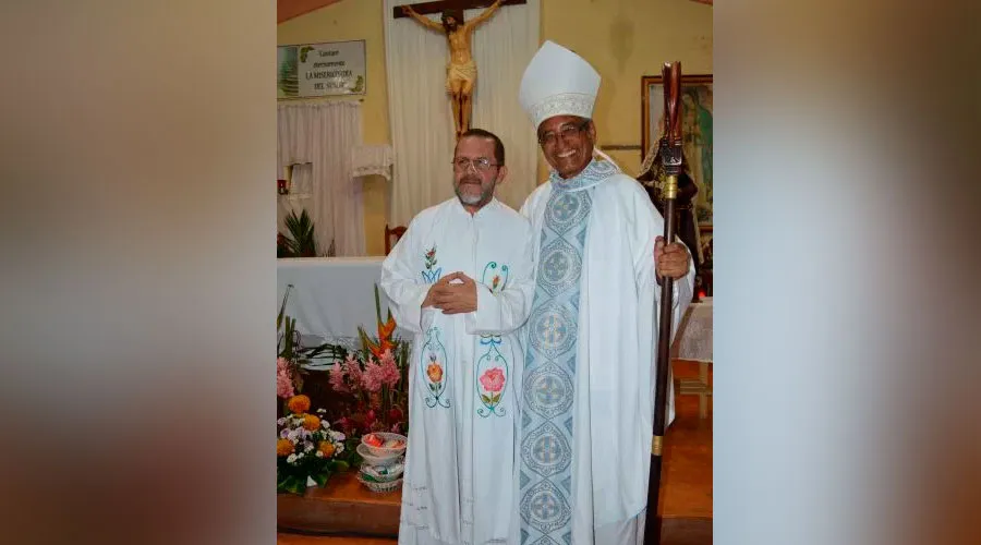 El P. José Luis Sánchez Ruiz con el Obispo de San Andrés Tuxtla, Mons. Fidencio López Plaza. Foto: Diócesis San Andrés Tuxtla