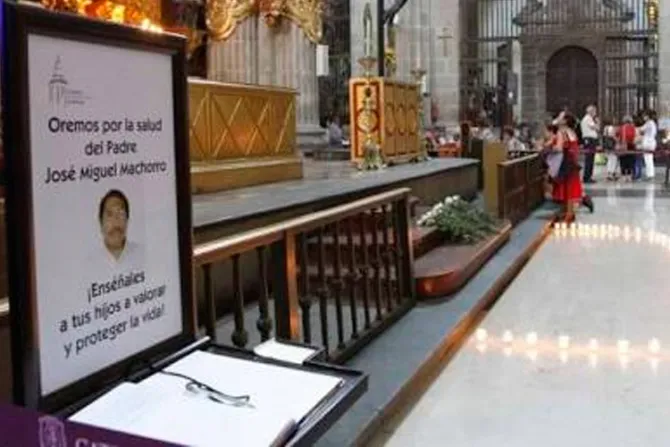 Cardenal expresa condolencias por muerte de sacerdote apuñalado en Catedral de México