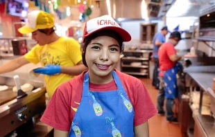 Ju00f3venes centroamericanos participantes en proyecto de Catholic Relief Services. Cru00e9dito: Cortesu00eda Catholic Relief Services. 