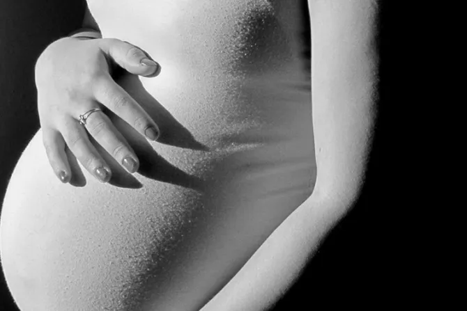 Psicóloga hizo “acto humanitario” al asistir a menor embarazada por violación, afirman