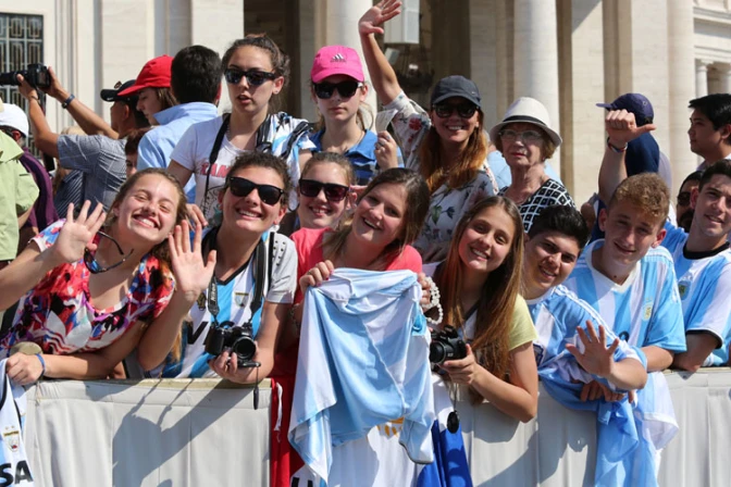 Seminario sobre jóvenes en Roma tratará algunos temas del próximo Sínodo de Obispos