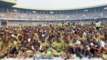 Miles de jóvenes y catequistas se reunieron con el Papa en el Estadio de los Mártires de Kinshasa en República Democrática del Congo. Credito: Elias Turk