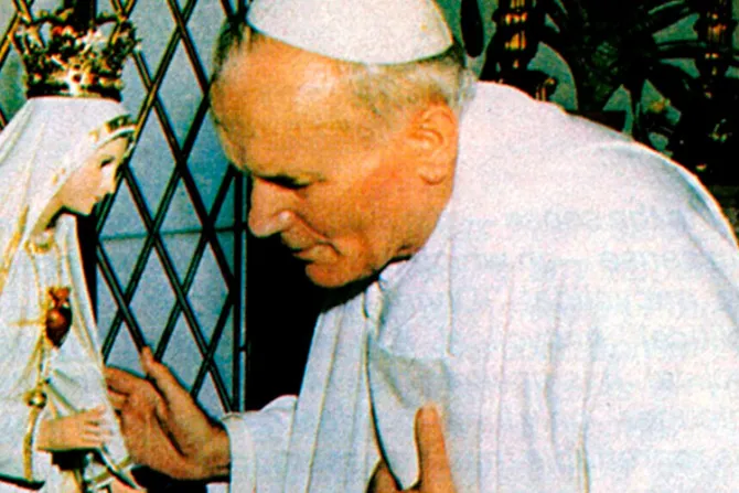 San Juan Pablo II y su devoción a la Virgen de Fátima que unió el cielo y la tierra