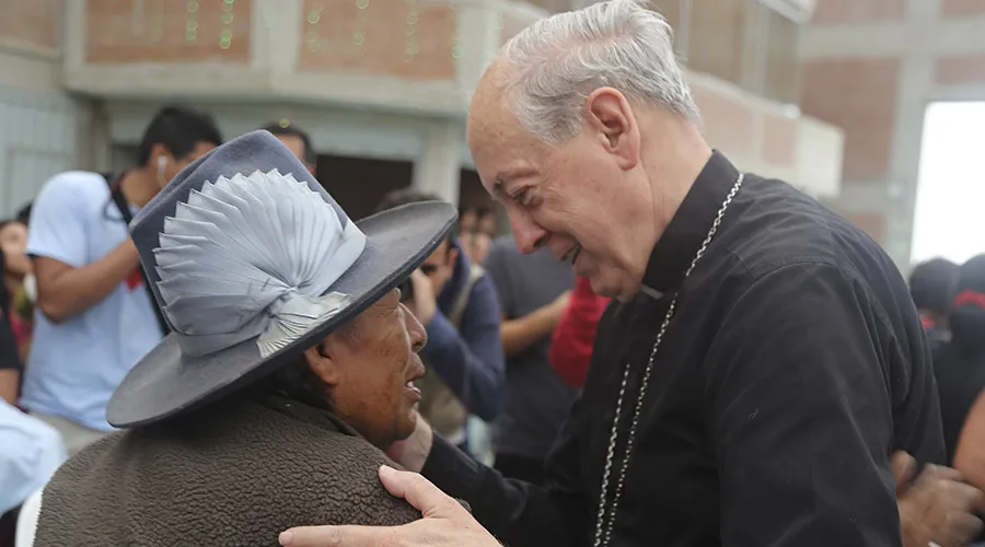 Cardenal Juan Luis Cipriani en campaña navideña en el poblado de Manchay, en 2015. Foto: Arzobispado de Lima.?w=200&h=150