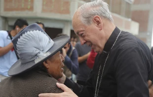 Cardenal Juan Luis Cipriani en campau00f1a navideu00f1a en el poblado de Manchay, en 2015. Foto: Arzobispado de Lima. 