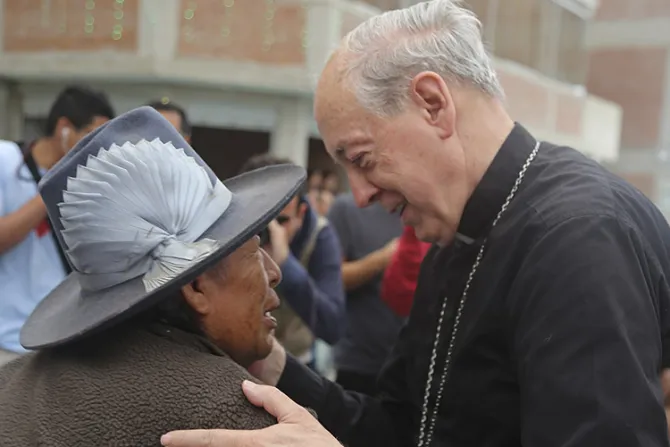 Cardenal Cipriani desmiente que obispos reciban sueldos de ministro en Perú