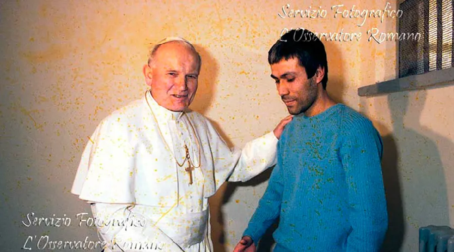 Juan Pablo II con Ali Agca - Foto: L'Osservatore Romano?w=200&h=150
