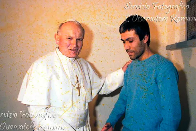 Hace 33 años atentó contra Juan Pablo II, ahora pide reunirse con el Papa Francisco en Turquía