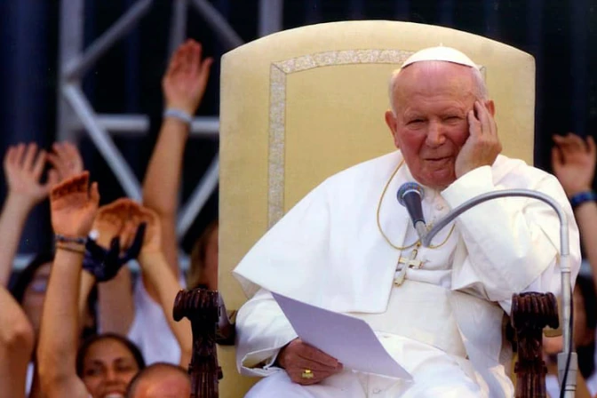 Arzobispo comparte su mejor recuerdo de San Juan Pablo II