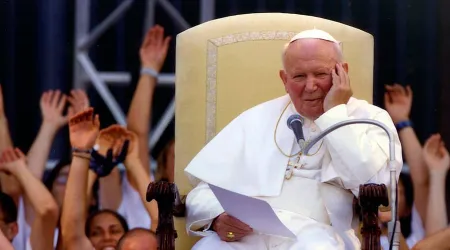 Arzobispo comparte su mejor recuerdo de San Juan Pablo II