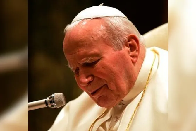 Para Juan Pablo II “el primer deber” del Papa era el orar por la Iglesia y el mundo
