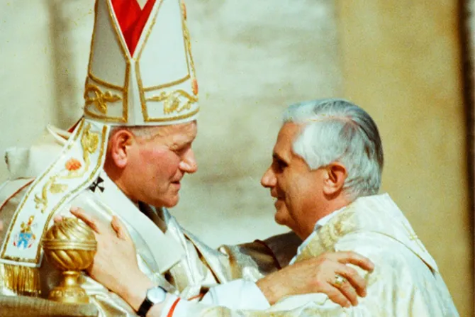 Benedicto XVI: Colaborando con Juan Pablo II tuve claro que fue un santo