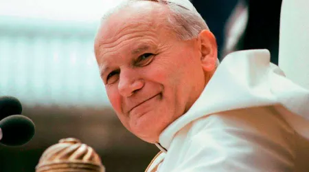 El Papa destaca la defensa de toda vida humana de San Juan Pablo II