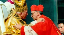 Juan Pablo II y el Cardenal Jorge Mario Bergoglio