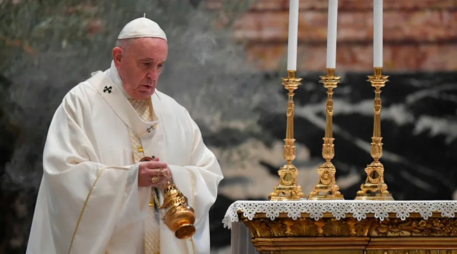 El Papa Francisco durante la Misa de la Cena del Señor. Crédito: Vatican Media