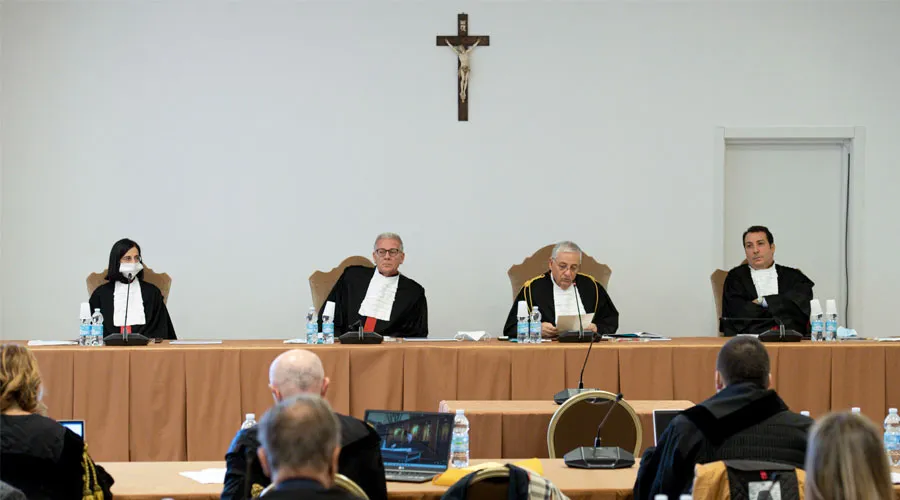 Sesión del juicio contra el Cardenal Becciu. Foto: Vatican Media