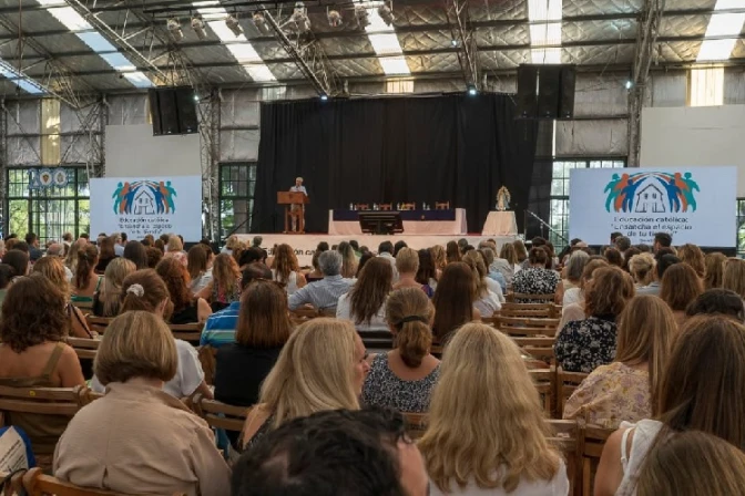 2.500 docentes asistieron a capacitación sobre educación católica en Argentina