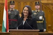 Joven madre provida y profamilia es elegida primera presidenta de Hungría