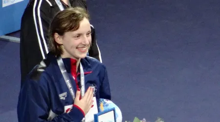 Colegios católicos orgullosos por exalumna y medallista olímpica Katie Ledecky
