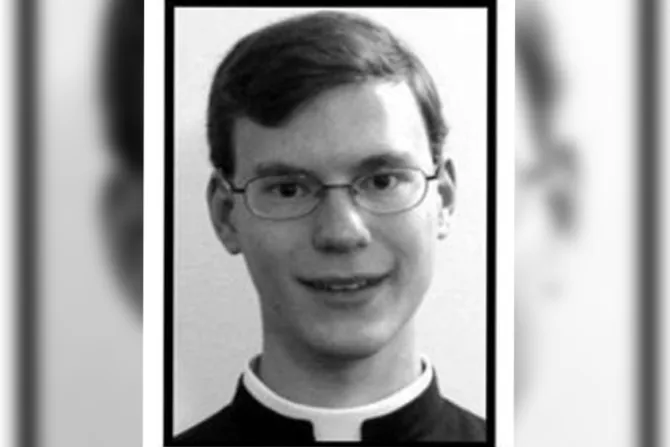 Así de grande era el amor por la Eucaristía del joven sacerdote asesinado en Estados Unidos