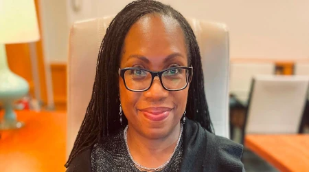 Senador en EEUU cuestiona a Ketanji Brown Jackson sobre el aborto y el inicio de la vida