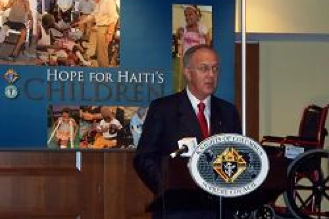 Caballeros de Colón presentan programa de ayuda a niños de Haití