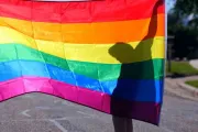 Comisión aprueba proyecto que incluye a “transgénero” en ley del aborto en Chile
