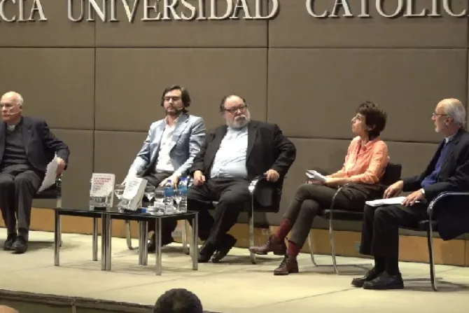 Presentaron libro sobre el papel de la Iglesia argentina en la última dictadura