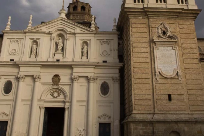 España: Partidos laicistas quieren expropiar Catedral de Zaragoza