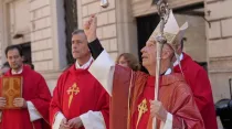 El Cardenal Ladaria bendice nueva fachada de la Iglesia Nacional Española en Roma. Crédito: NOVA OPERA /RiccardoRossi