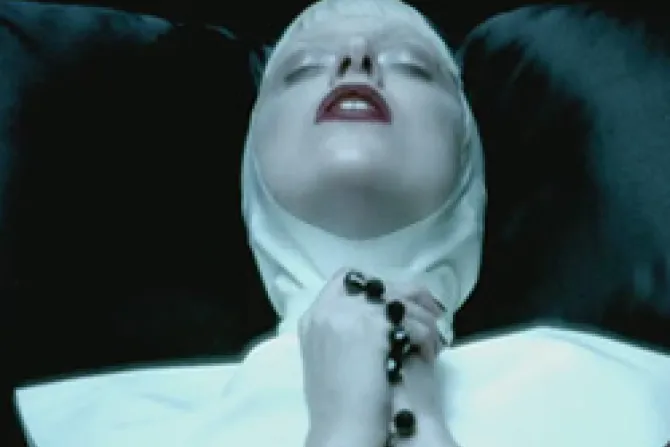 Enérgico rechazo a video blasfemo de Lady Gaga… que copia a Madonna