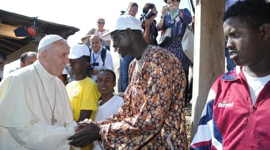 Visita del Papa Francisco a Lampedusa en 2013. Crédito: Vatican Media?w=200&h=150