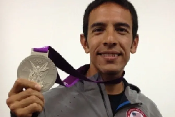 Leo Manzano, el atleta católico hispano que hizo historia en Londres 2012