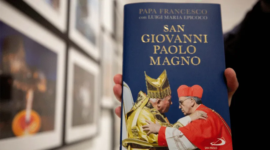 El Papa Francisco reitera total sintonía con Juan Pablo II sobre sacerdocio y celibato