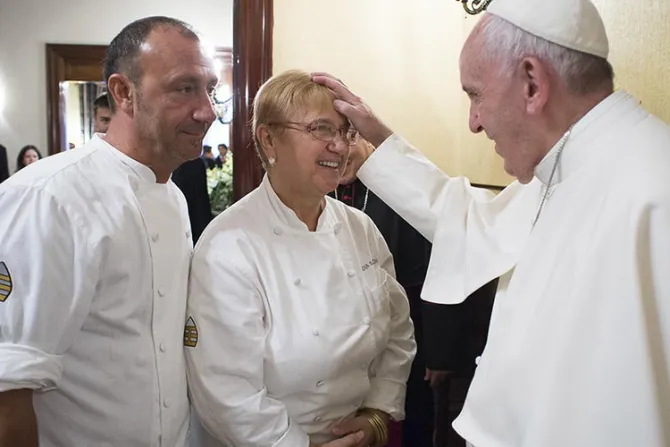 Conoce la historia de la mujer que cocinó para dos Papas [FOTOS]