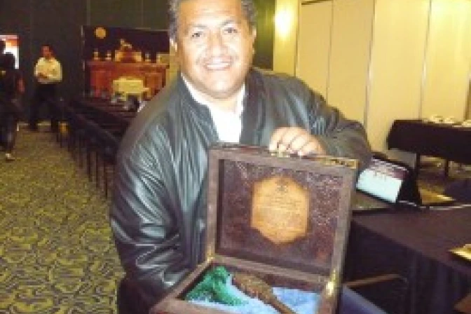 Presentan llaves de León, Guanajuato y Silao que obsequiarán al Papa