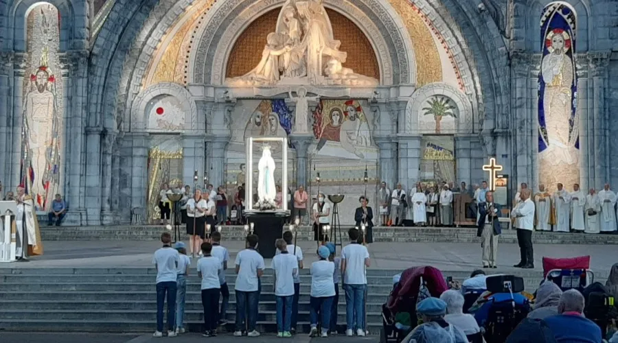 Explanada del Santuario de Lourdes frente a la basílica del Rosario. Crédito: Nicolás de Cárdenas?w=200&h=150